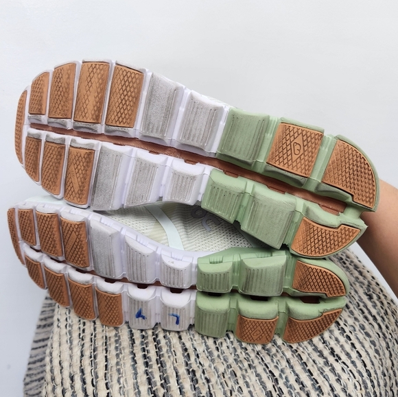 On Running Cloud X Womens Running Shoes White Seafoam Green Size 8.5. - Picture 10 of 10